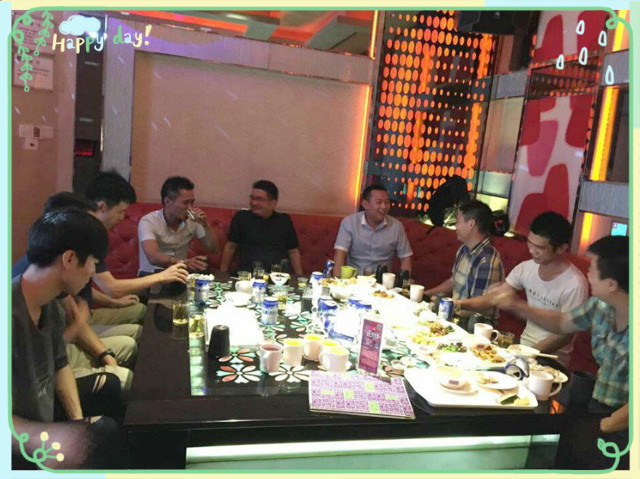 广州好色TV下载设计公司唱K活动.jpg