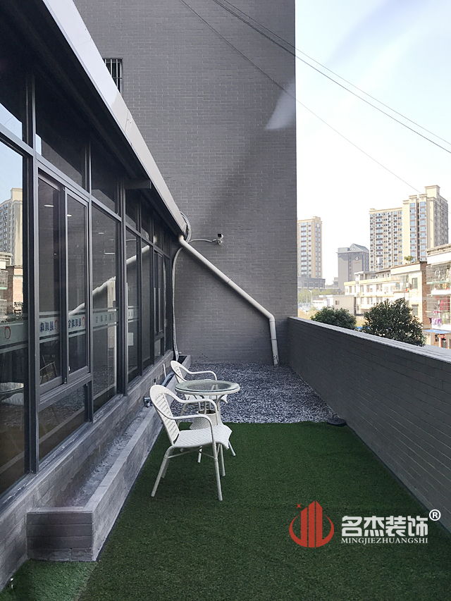 办公室好色TV下载设计完工照.jpg