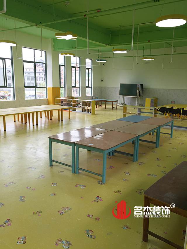 幼儿园教室好色TV下载设计.jpg