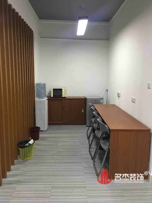 办公室好色TV下载设计实景图.jpg