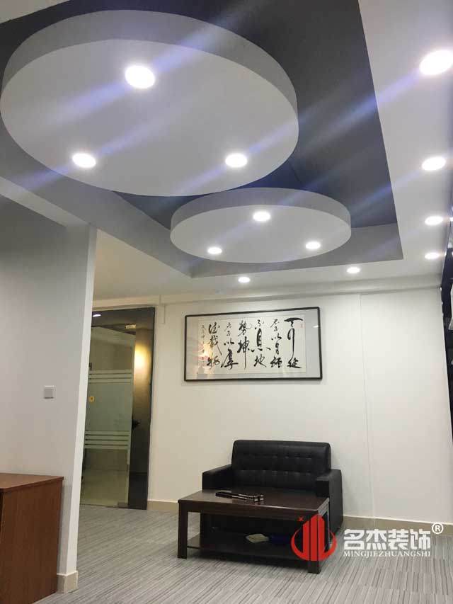 办公室好色TV下载完工照.jpg