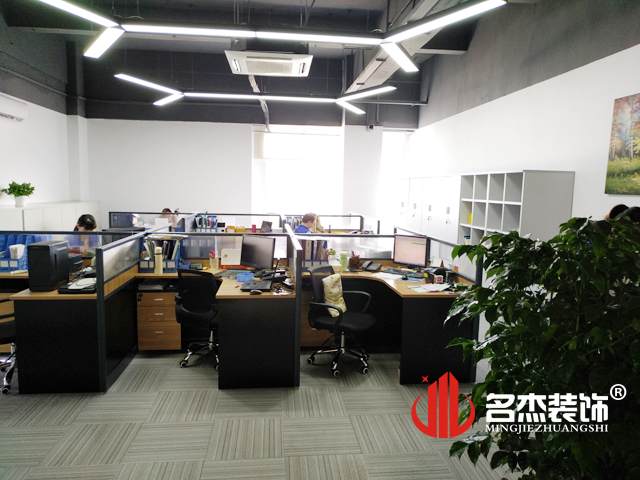 精信办公室好色TV下载完工照.jpg
