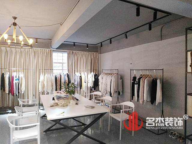 服装办公室好色TV下载完工照.jpg