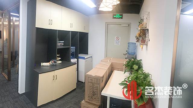 茶水间好色TV下载完工照.jpg
