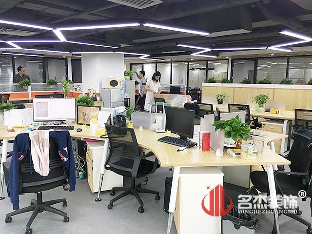 办公室好色TV下载完工照.jpg