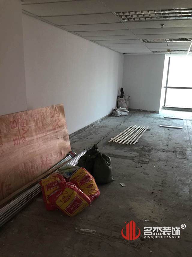 办公室好色TV下载设计现场照.jpg