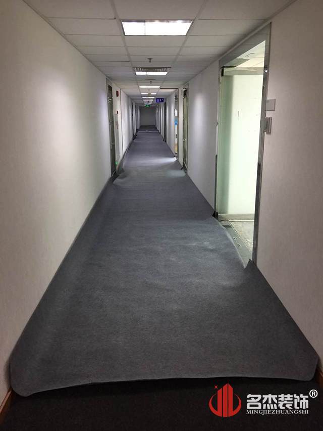 办公室好色TV下载.jpg
