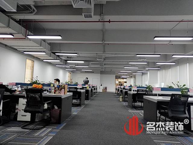 办公室好色TV下载.jpg