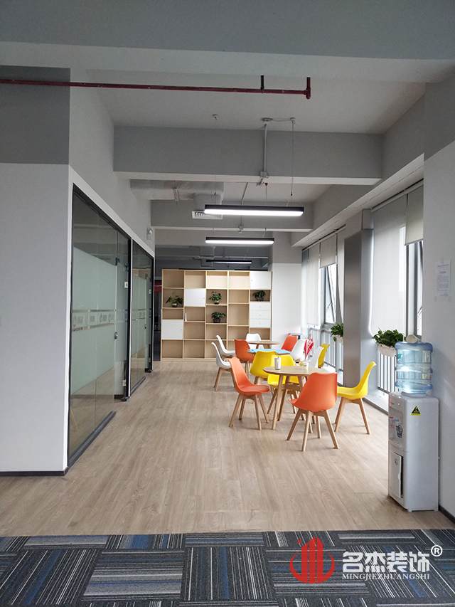 休闲区好色TV下载完工照.jpg