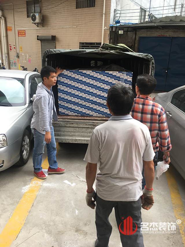 办公室好色TV下载设计开工照.jpg