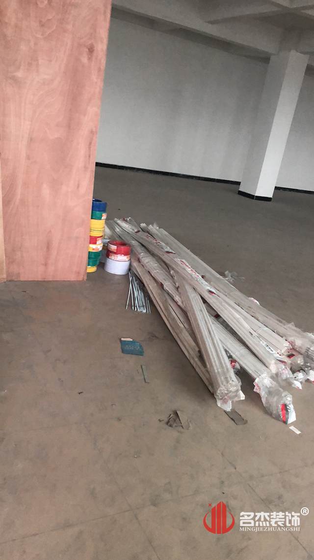 办公室好色TV下载施工照.jpg