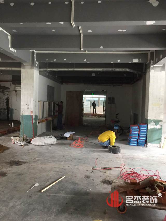 美容美发学校好色TV下载施工照.jpg