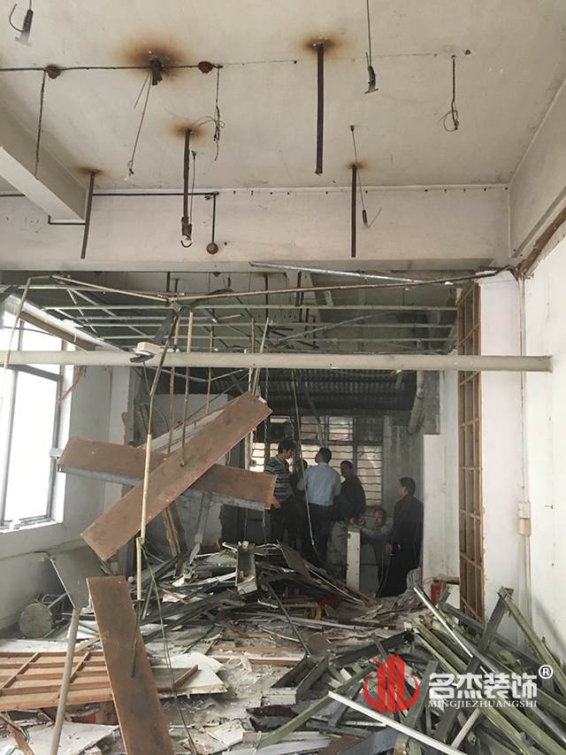 办公室好色TV下载设计开工现场.jpg