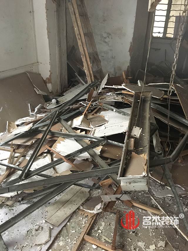办公室好色TV下载施工现场.jpg