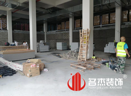 巡工地日记，颜朵化妆品科技办公室好色TV下载项目紧张进行中